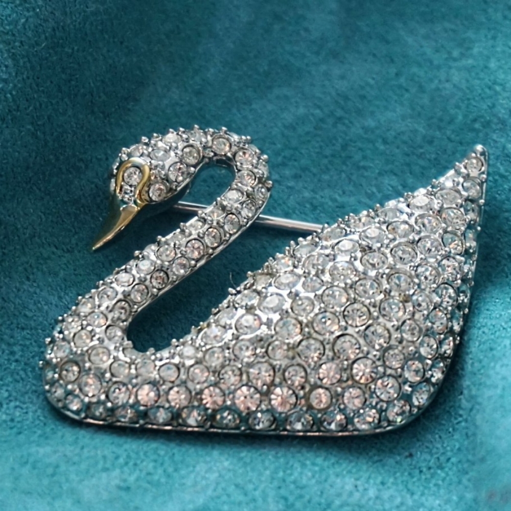 Swarovski Swan Brooch - Picture 10 of 10